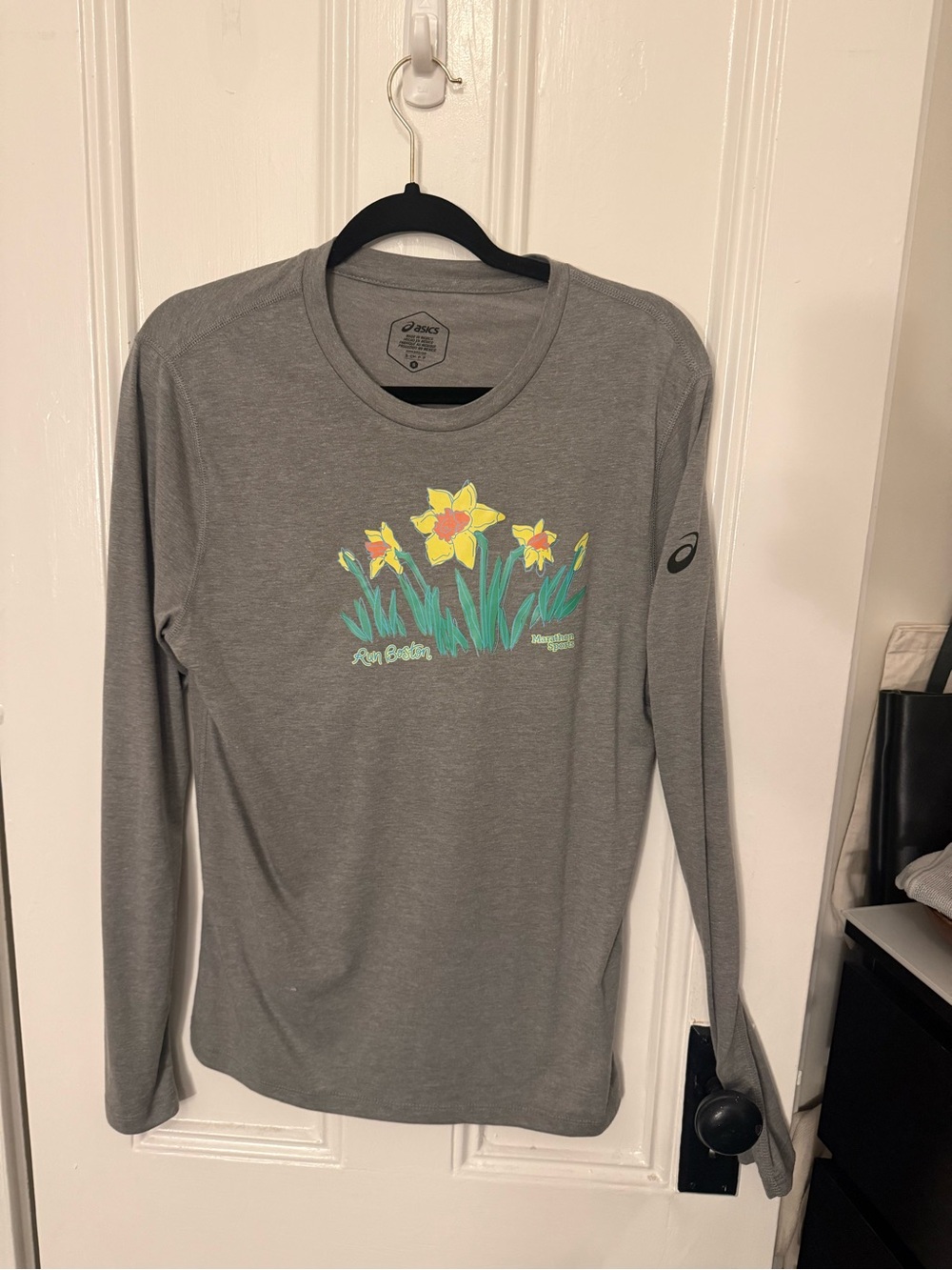 ASICS Run Boston Long-Sleeve Daffodil Graphic Tee